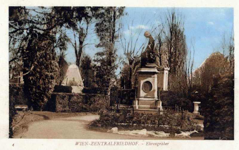 Zentralfriedhof-Ehrengraeber